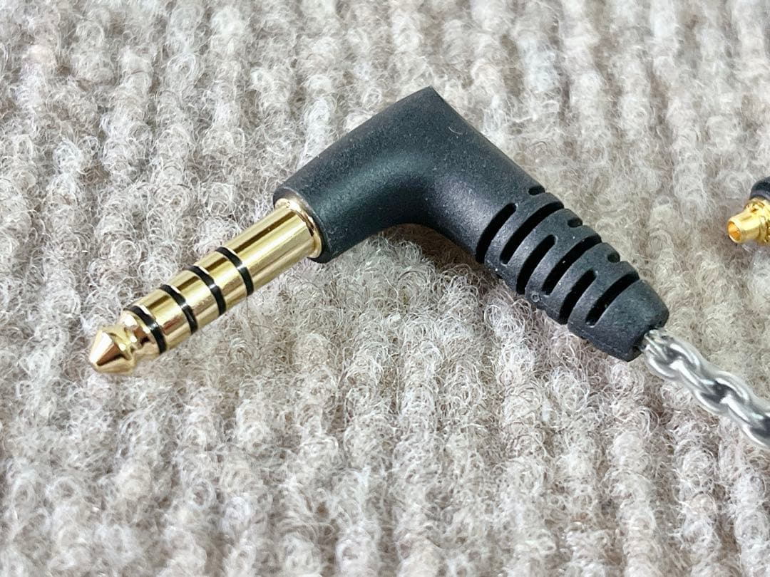 イヤホン MMCX BRAIDED CABLE 4.4MM PLUG 700260