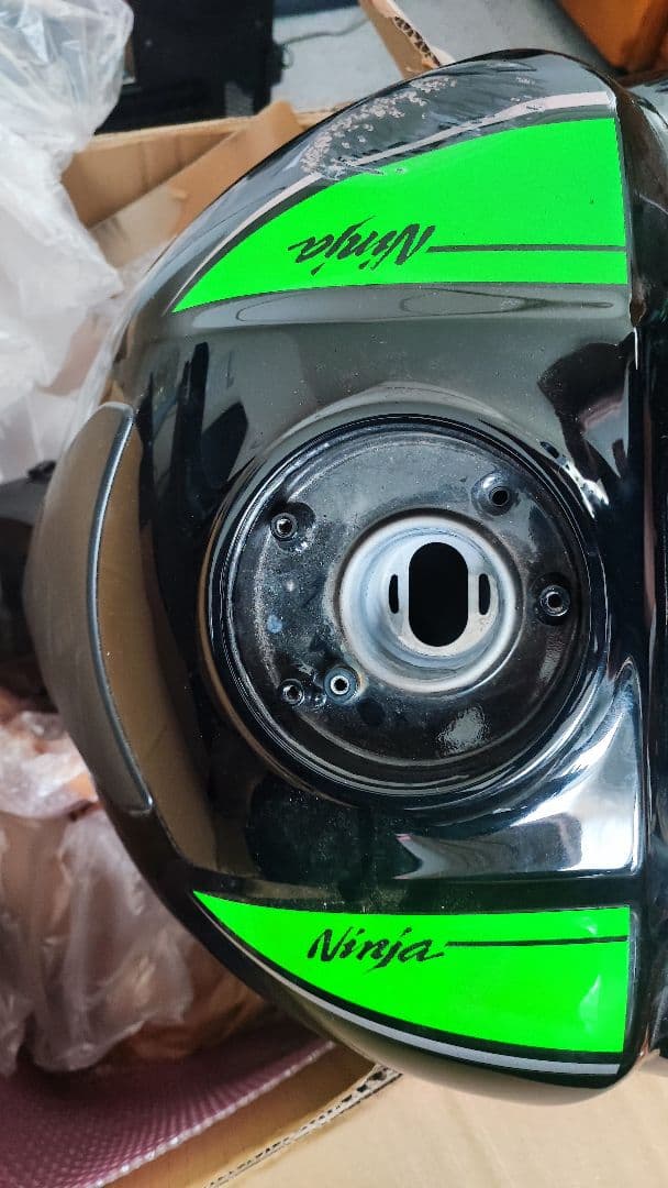 【ジャンク】zx10r 2017年モデル タンク