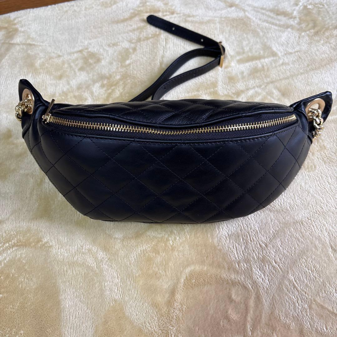 【美品】AULENTTI/オーレンティ　レザーキルトボディバッグ