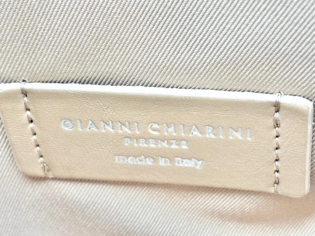 新品未使用 ジャンニキアリーニ DUA Mサイズ キャメル BS9720