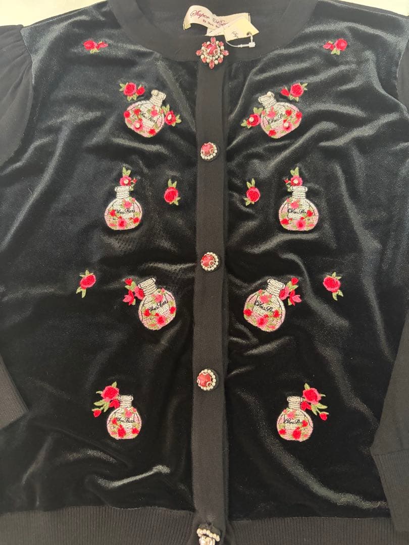 スーパービューティー　香水瓶刺しゅう　ベロア素材×ニットカーディガン 42