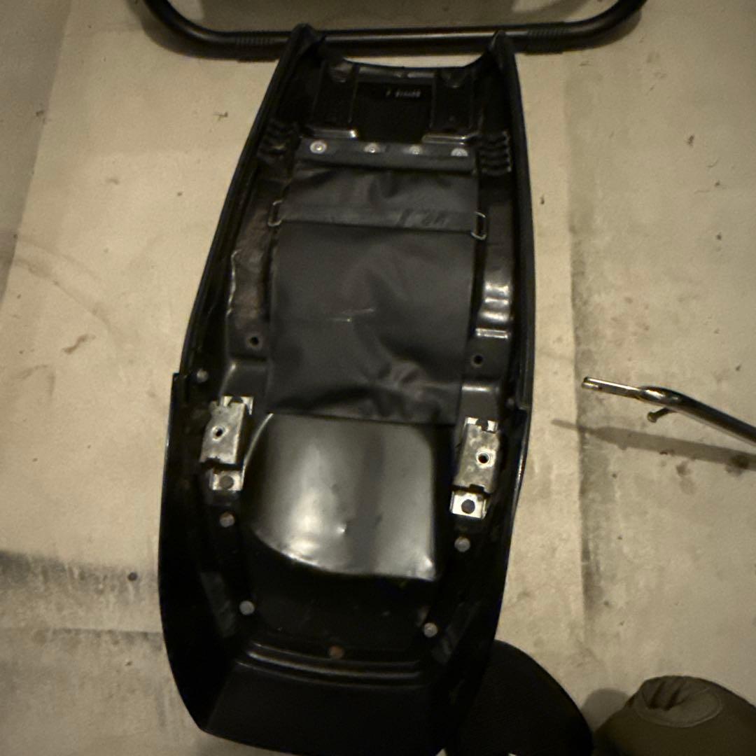 ヨハン　SR400 バイクシート 純正　タンデムバーセット