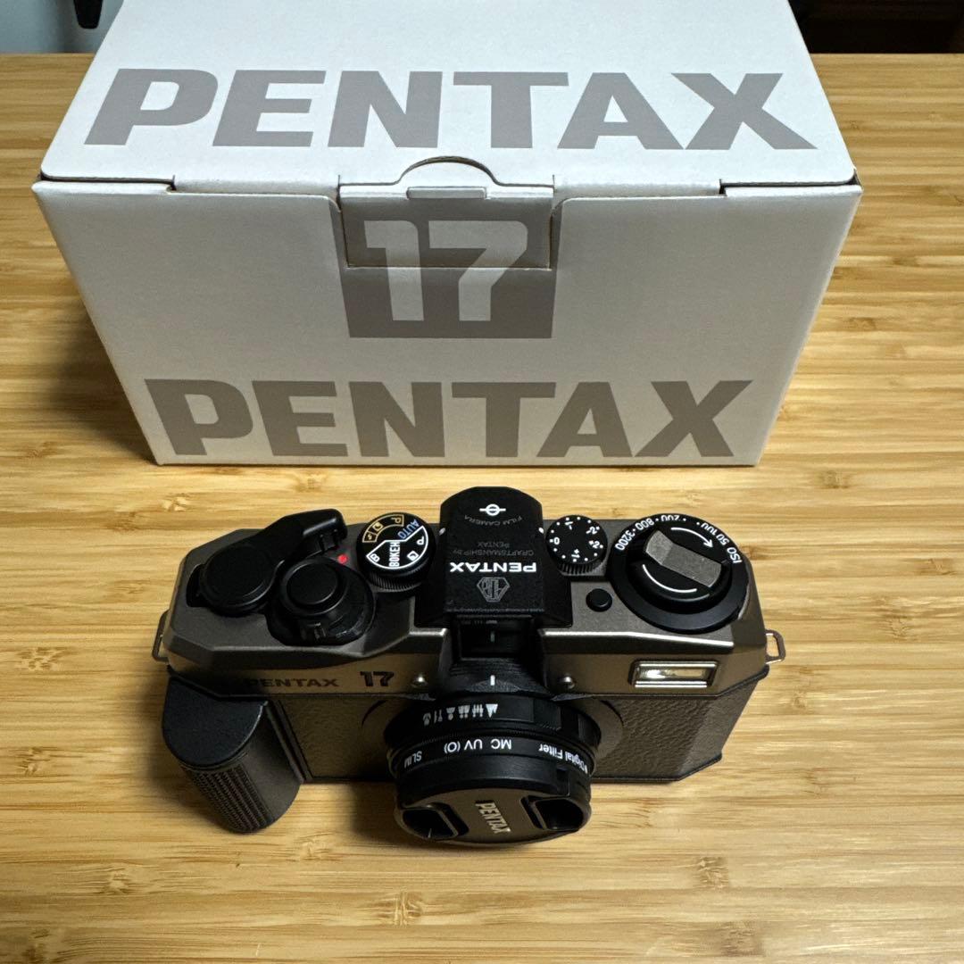 Pentax 17 フィルムカメラ　新品同様
