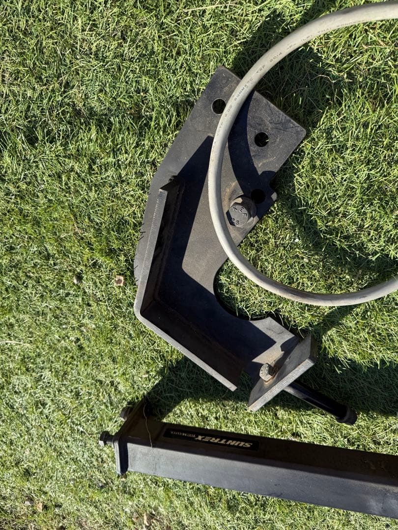 ジムニーjb23用のトレーラーヒッチ SUNTREXヒッチメンバー