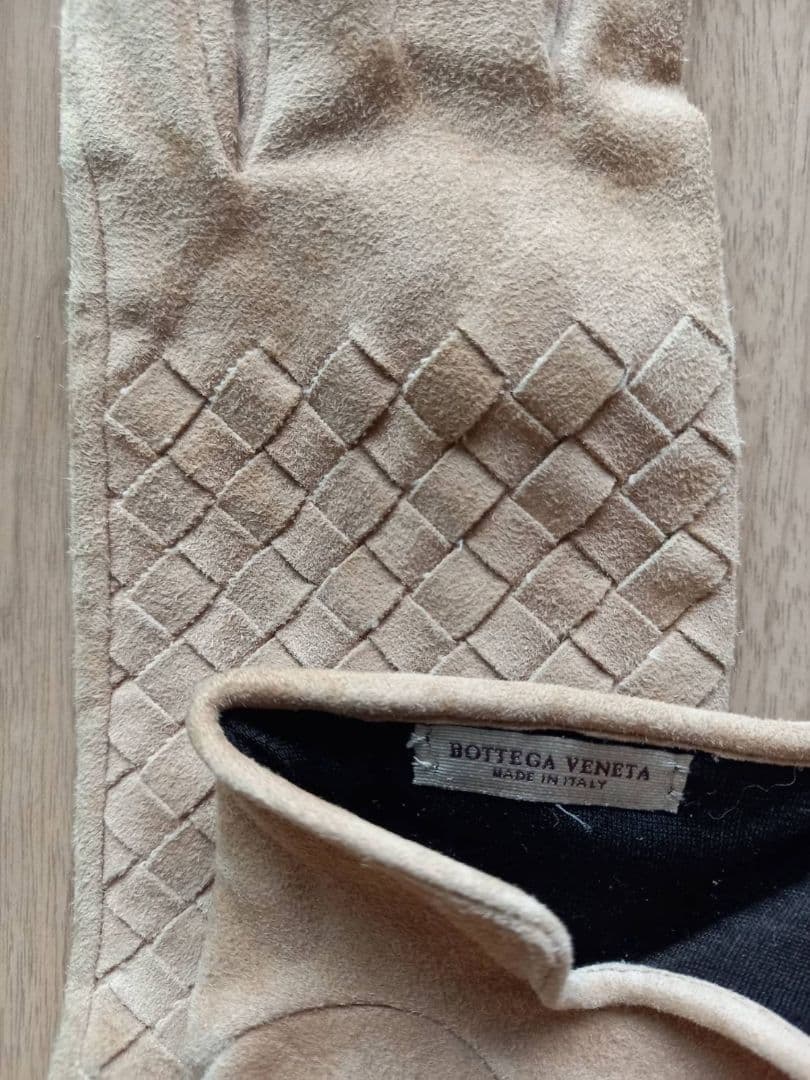 BOTTEGA VENETA ボッテガ　ヴェネタ　イントレチャート　グローブ