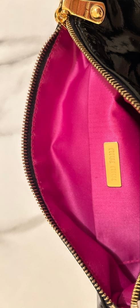 最終値下げ✨miumiu 黒 ハンドバッグ　ハートチャーム