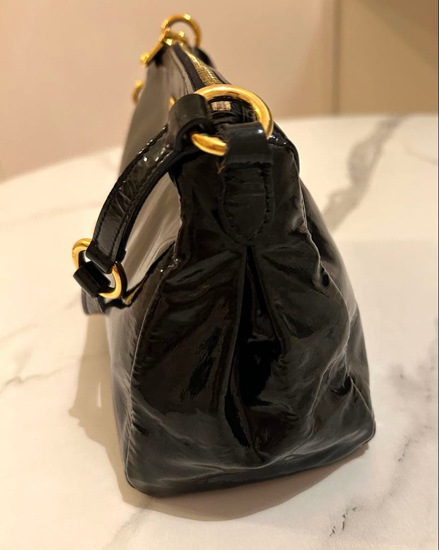 最終値下げ✨miumiu 黒 ハンドバッグ　ハートチャーム