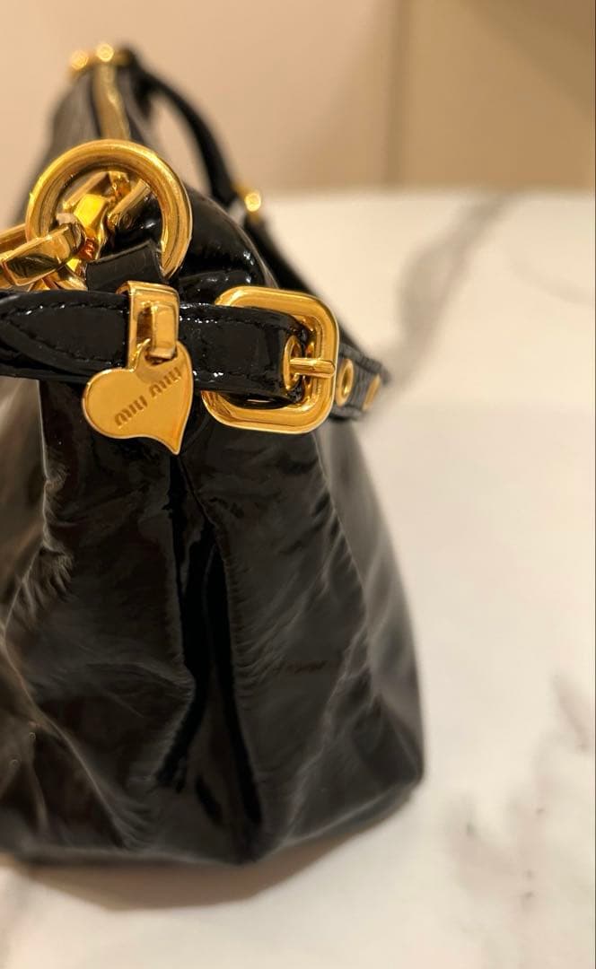 最終値下げ✨miumiu 黒 ハンドバッグ　ハートチャーム