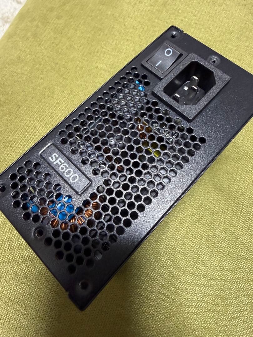 Corsair SF600 SFX 電源ユニット 600w