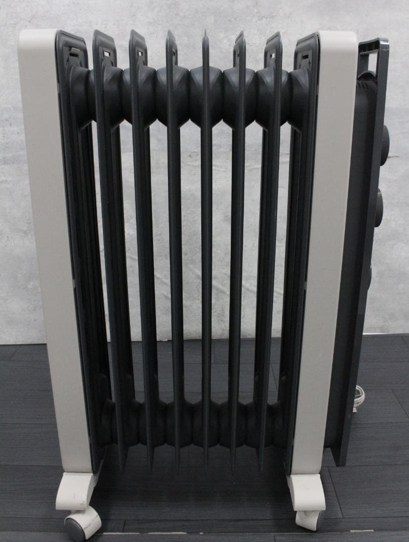 ▲De'Longhi デロンギ オイルヒーター ヴェルティカルド シダーグレー