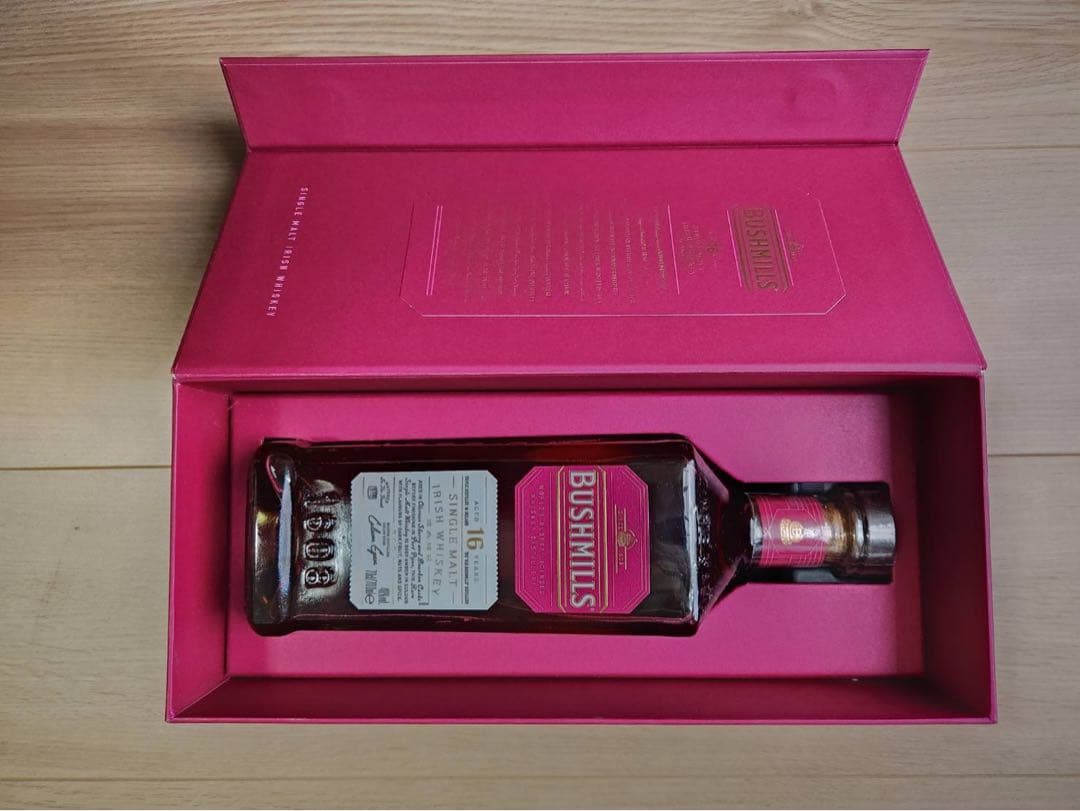 BUSHMILLS 16年 シングルモルトウイスキー ギフトボックス付き
