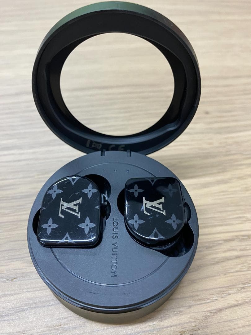 LOUIS VUTTONのホライゾンワイアレスイヤホン