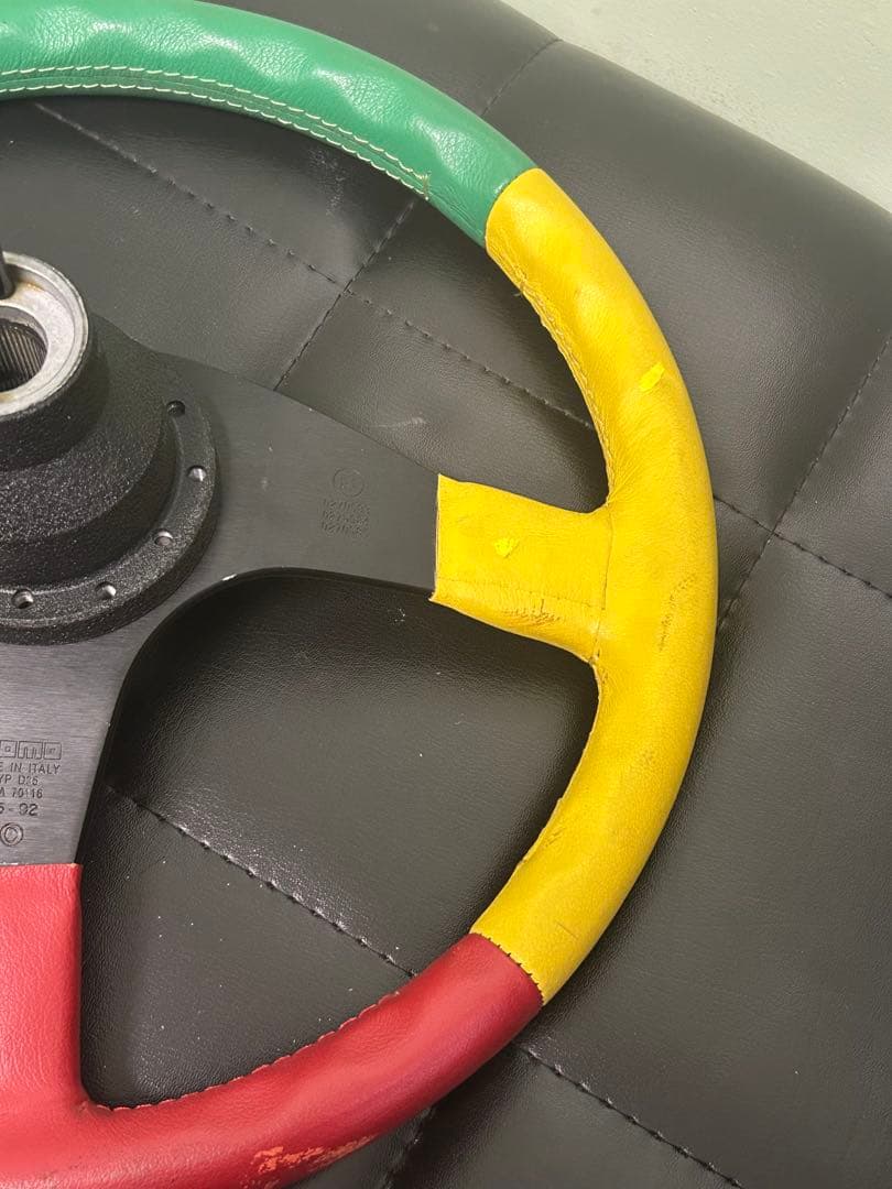 MOMO ベネトン　TEAM F1 ステアリング　ハンドル