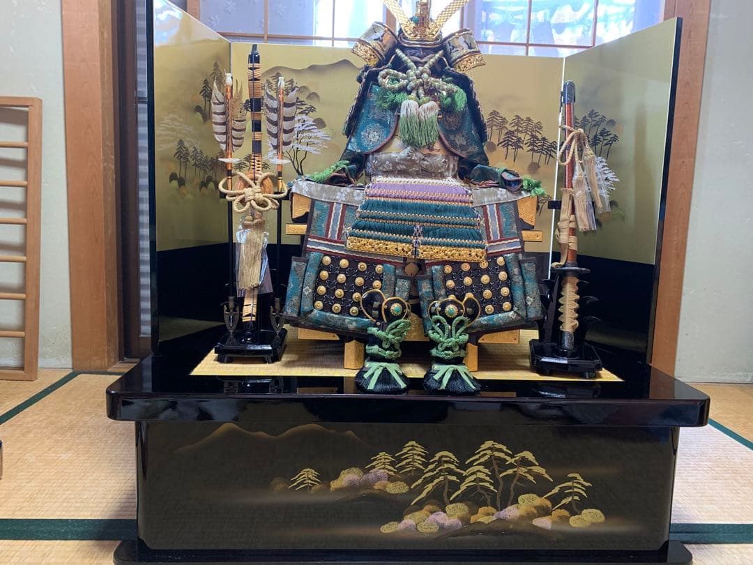五月人形 武士の鎧 金箔仕上げ