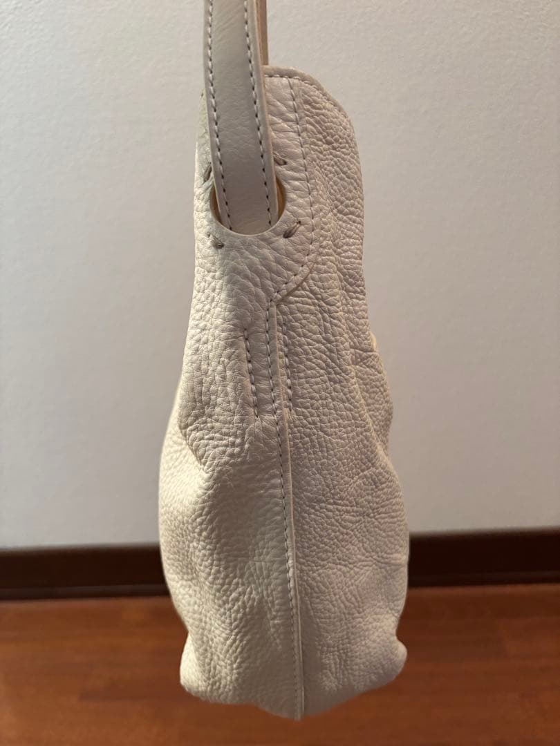⭐︎gentenゲンテン⭐︎ ホワイトレザー ハンドバッグ