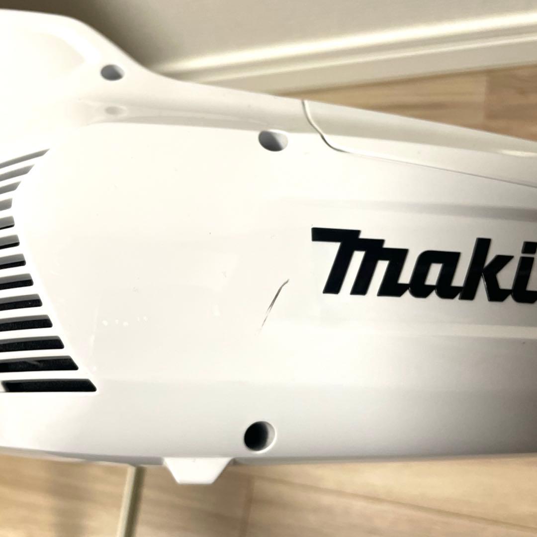 マキタ 掃除機 CL107FD 充電式クリーナー サイクロンユニットスタンド付き