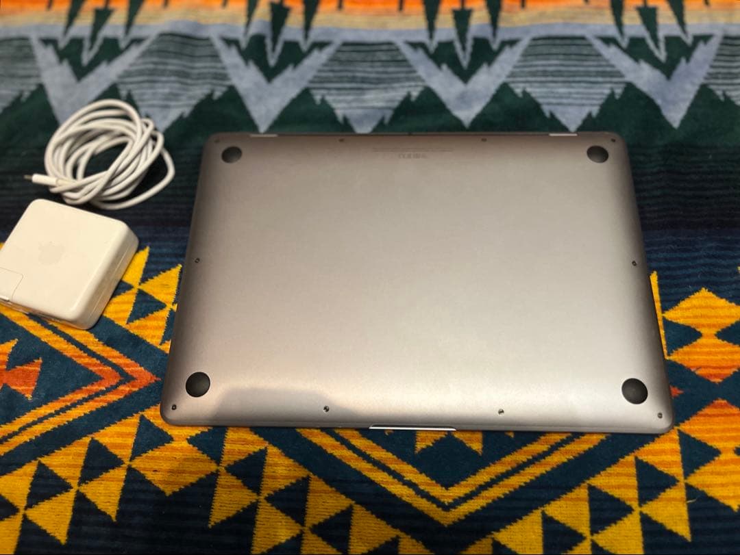 週末セール　MacBookAir M1 ACアダプター付き