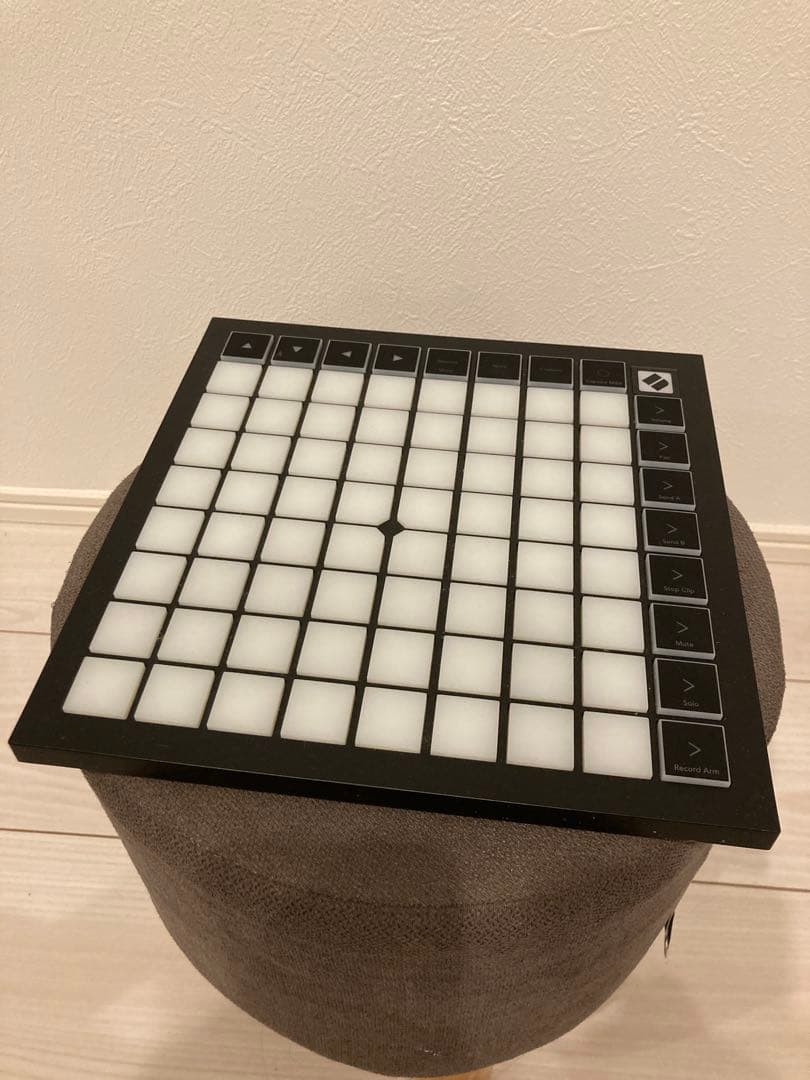 Novation Launchpad X ノベーション MIDIコントローラー