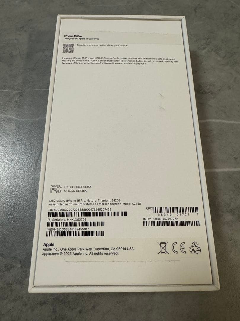 アメリカ版　Apple iPhone 15 Pro 本体　ナチュラルチタニウム