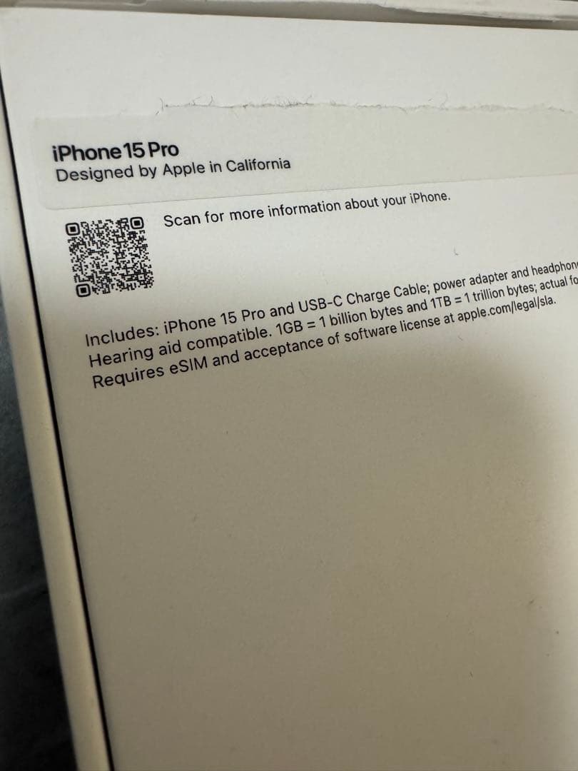 アメリカ版　Apple iPhone 15 Pro 本体　ナチュラルチタニウム