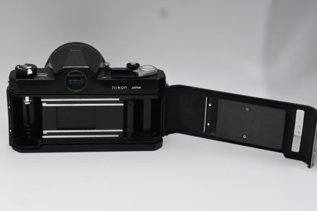 Nikon Nikomat FTN ボディ＋NIKKOR-QC レンズキット