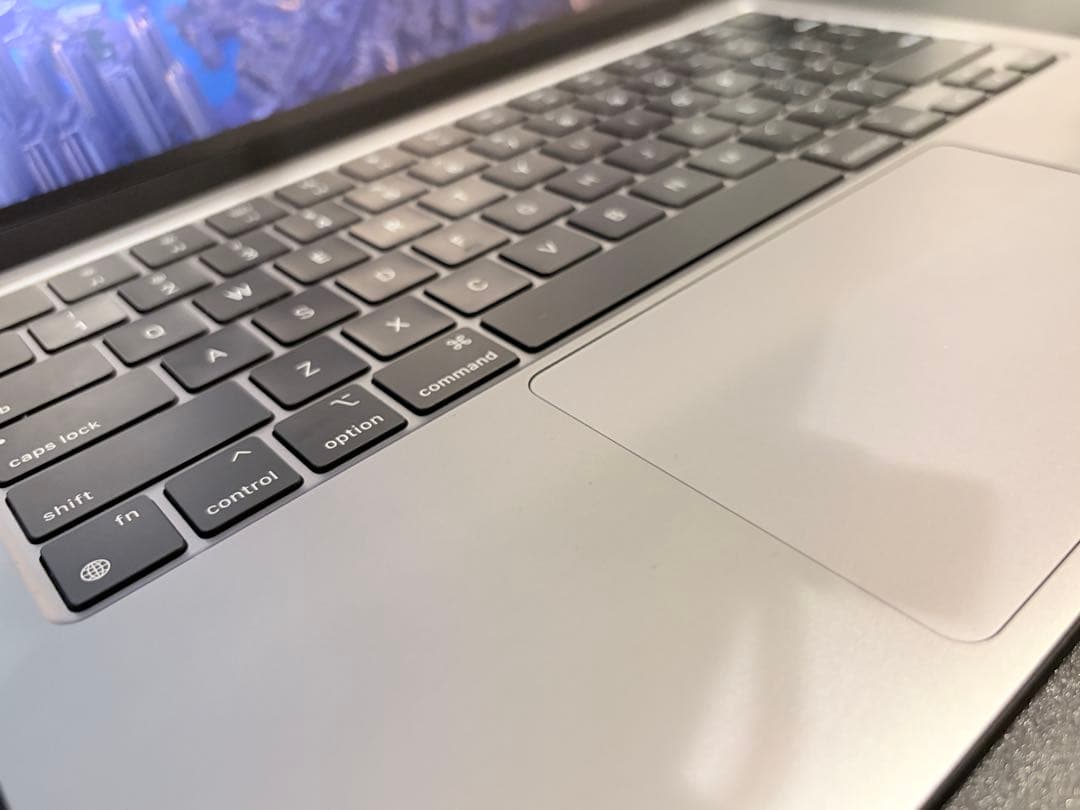 M2チップ Macbook Air 1TB SSD 8GB RAM