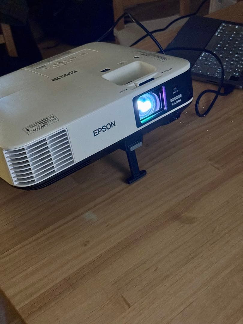 EPSON 1985WU HD プロジェクター高輝度4800lm HDM対応美品