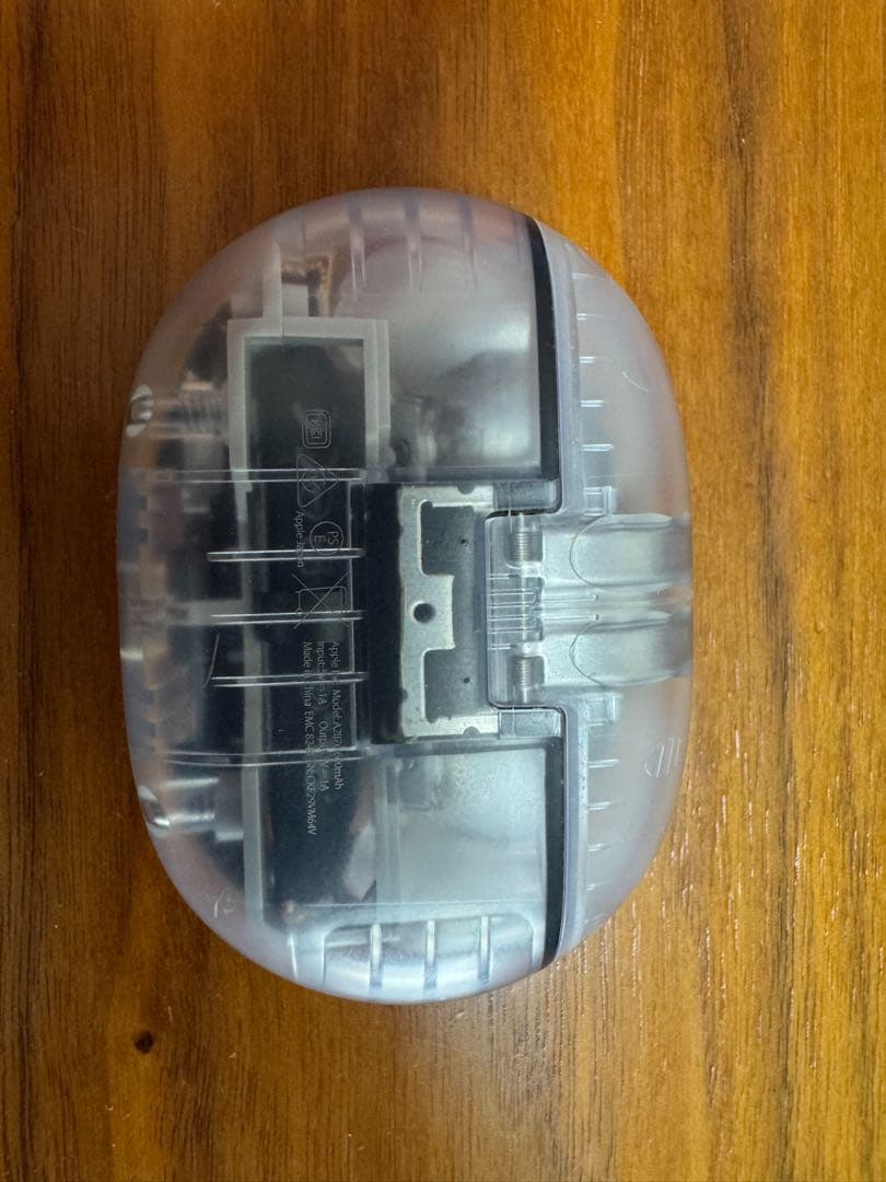 Beats Studio Buds +　スケルトン