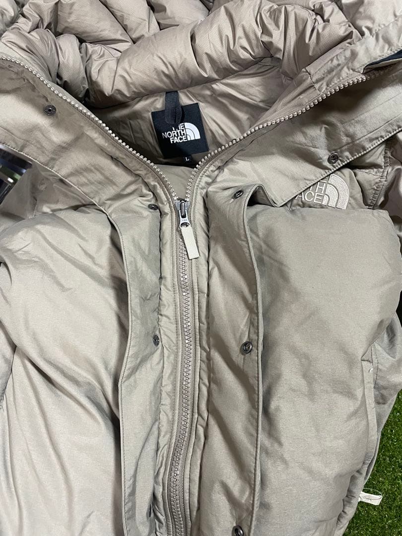 THE NORTH FACE フード付きダウンジャケット
