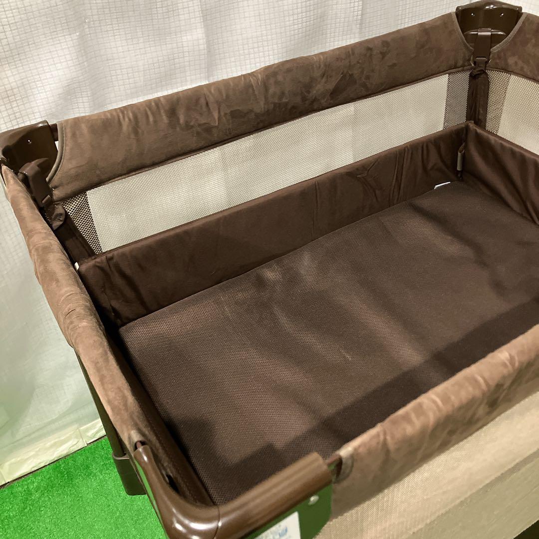 超美品 Aprica ココネルエアープラス ベビーベッド ブラウン 洗えるマット