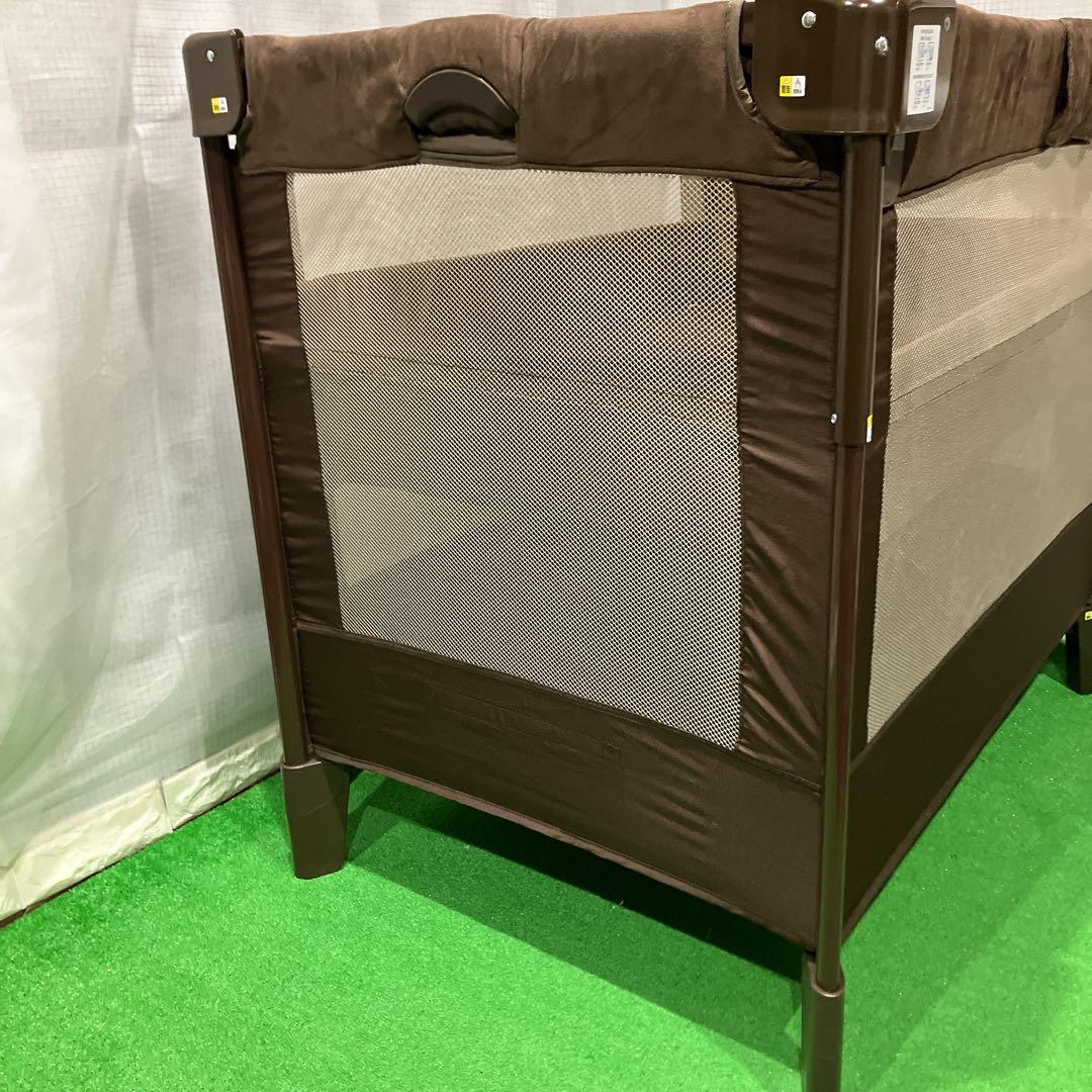 超美品 Aprica ココネルエアープラス ベビーベッド ブラウン 洗えるマット