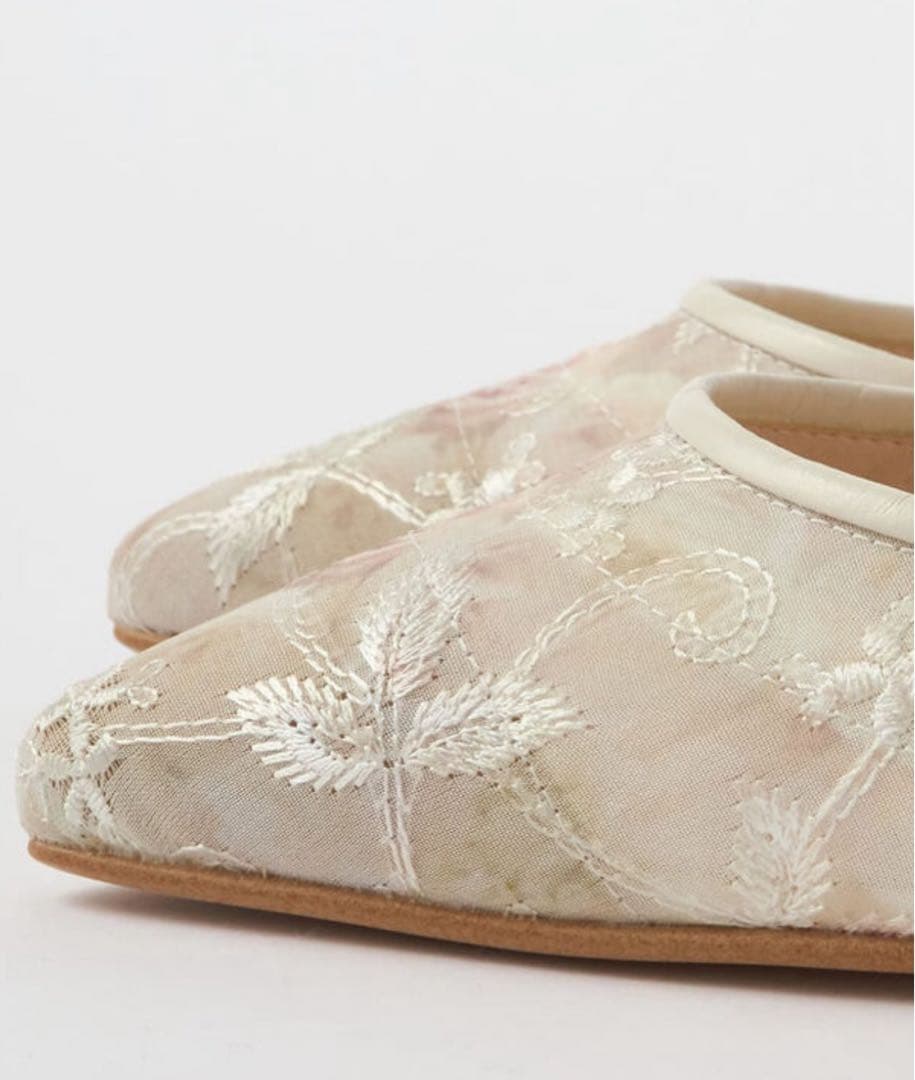 DIANA 刺繍スリングバックミュール ベージュ