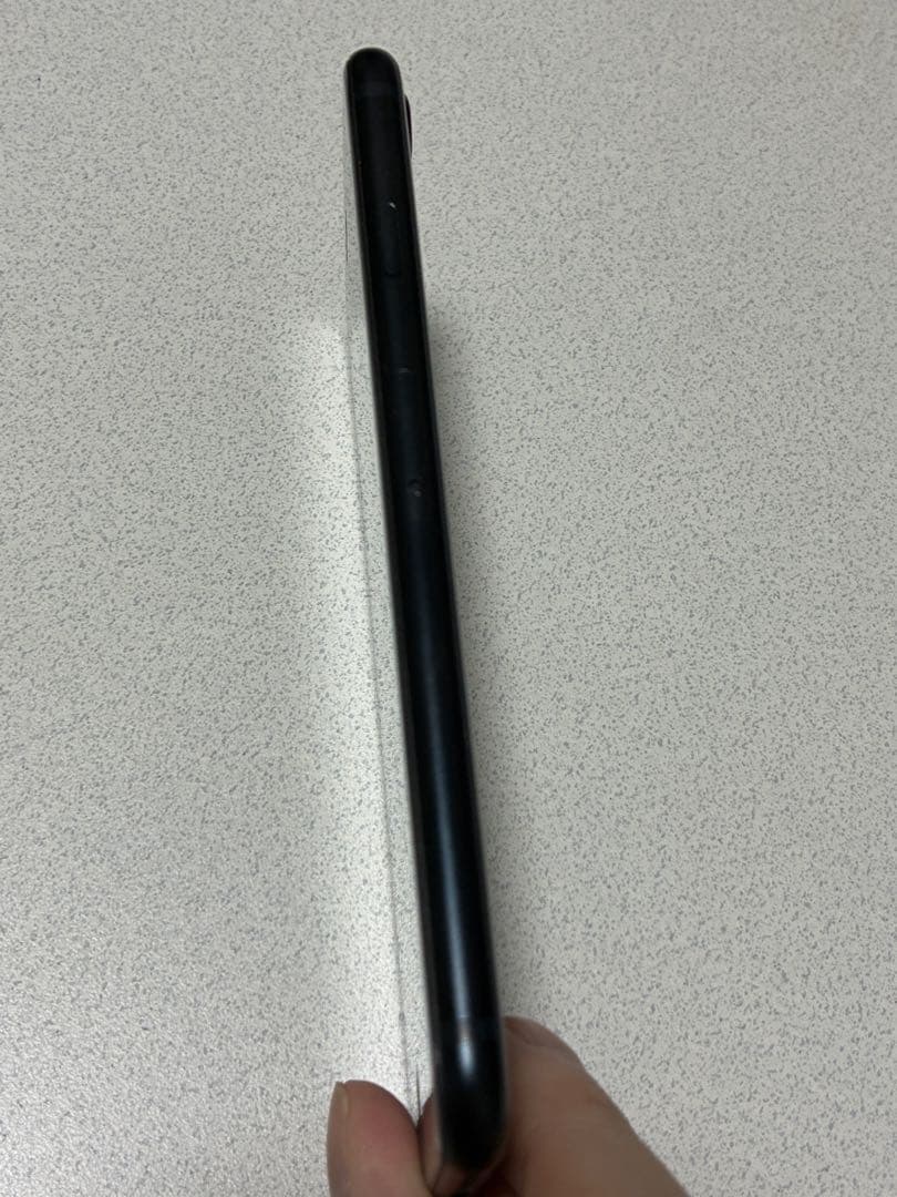 Apple iPhone SE3 第3世代　64GB