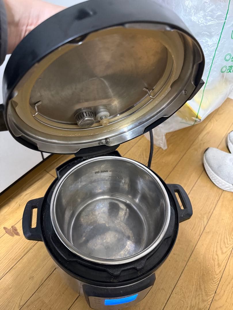 電気圧力鍋 ステンレス内鍋 ブラック　instant pot