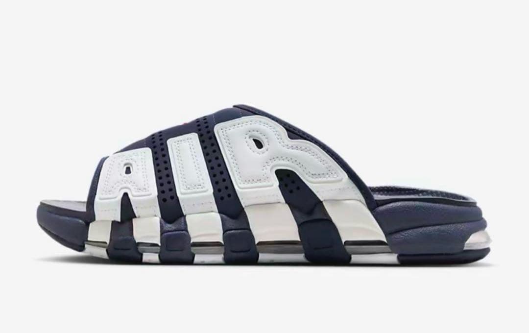 28ネイビー　NIKE エアモアアップテンポ　サンダル