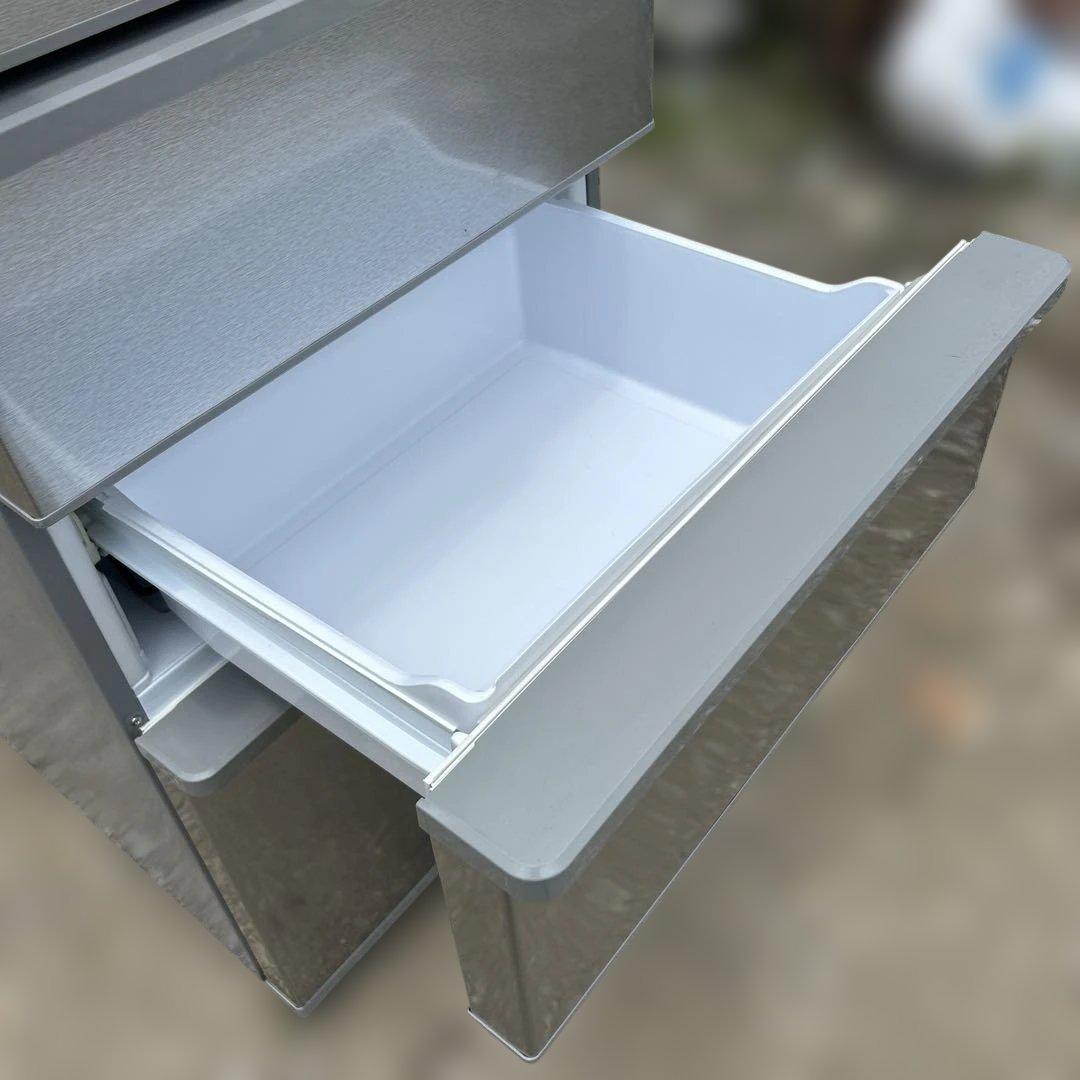 2023年製のAQUA製355L冷蔵庫、冷凍室89L、冷蔵室266L、