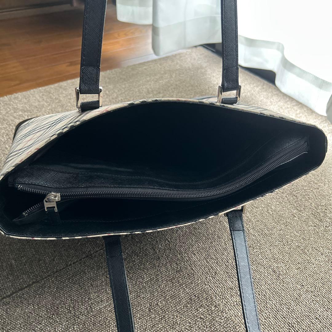 【美品】未使用に近い保護フィルム付き BURBERRY ノバチェック　レザー