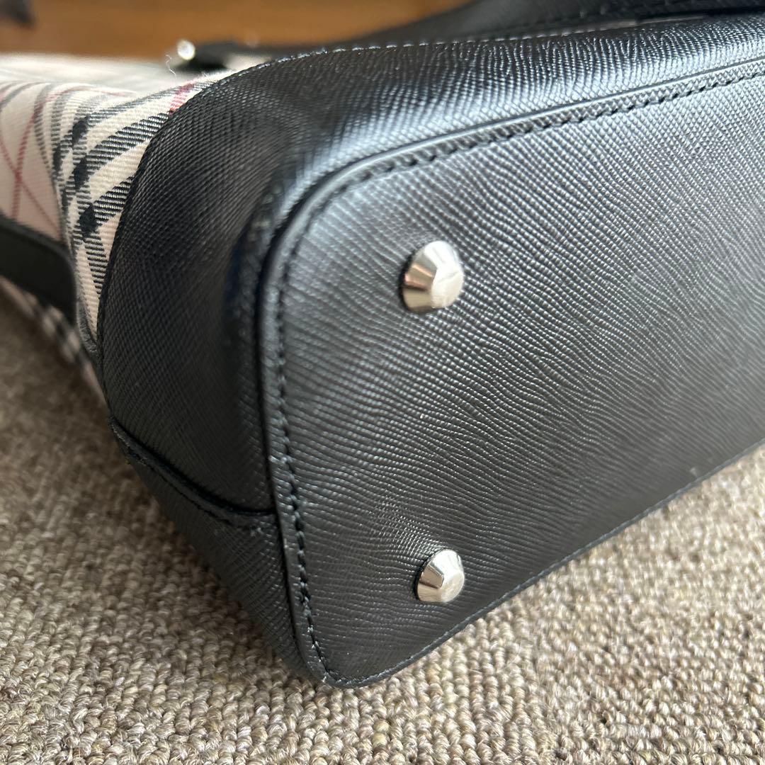 【美品】未使用に近い保護フィルム付き BURBERRY ノバチェック　レザー