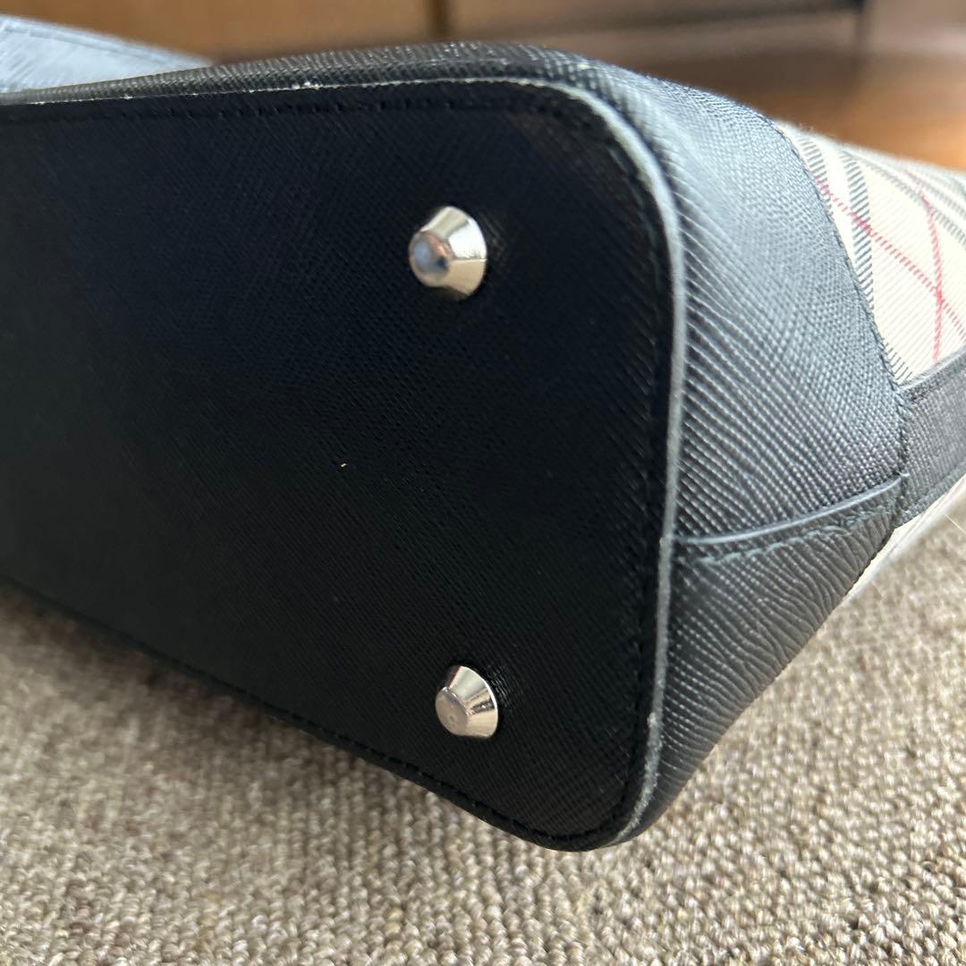 【美品】未使用に近い保護フィルム付き BURBERRY ノバチェック　レザー