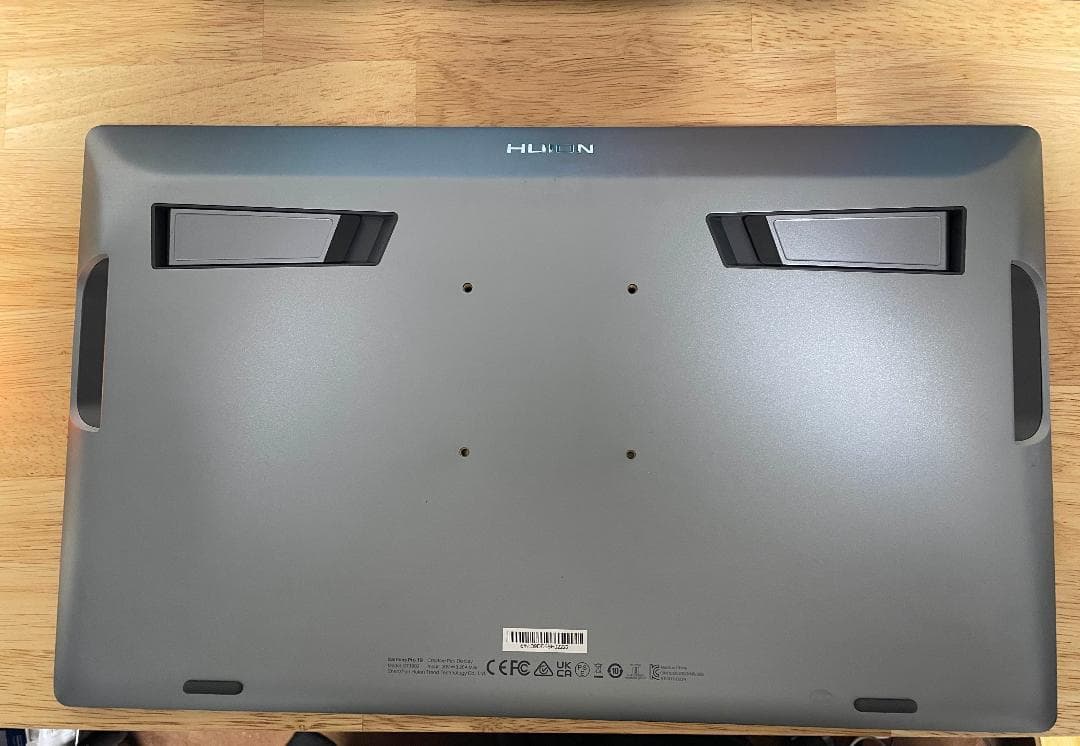 【スタンド付き美品】HUION KAMVAS PRO19　4K液晶ペンタブ