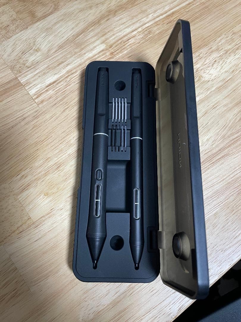 【スタンド付き美品】HUION KAMVAS PRO19　4K液晶ペンタブ