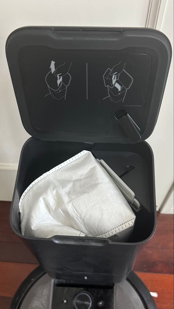 Roomba i7+ロボット掃除機 自動ゴミ収集機能付き