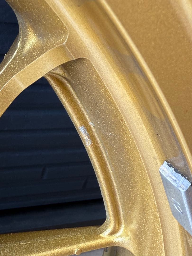 なおZ900RS純正ホイールゴールド