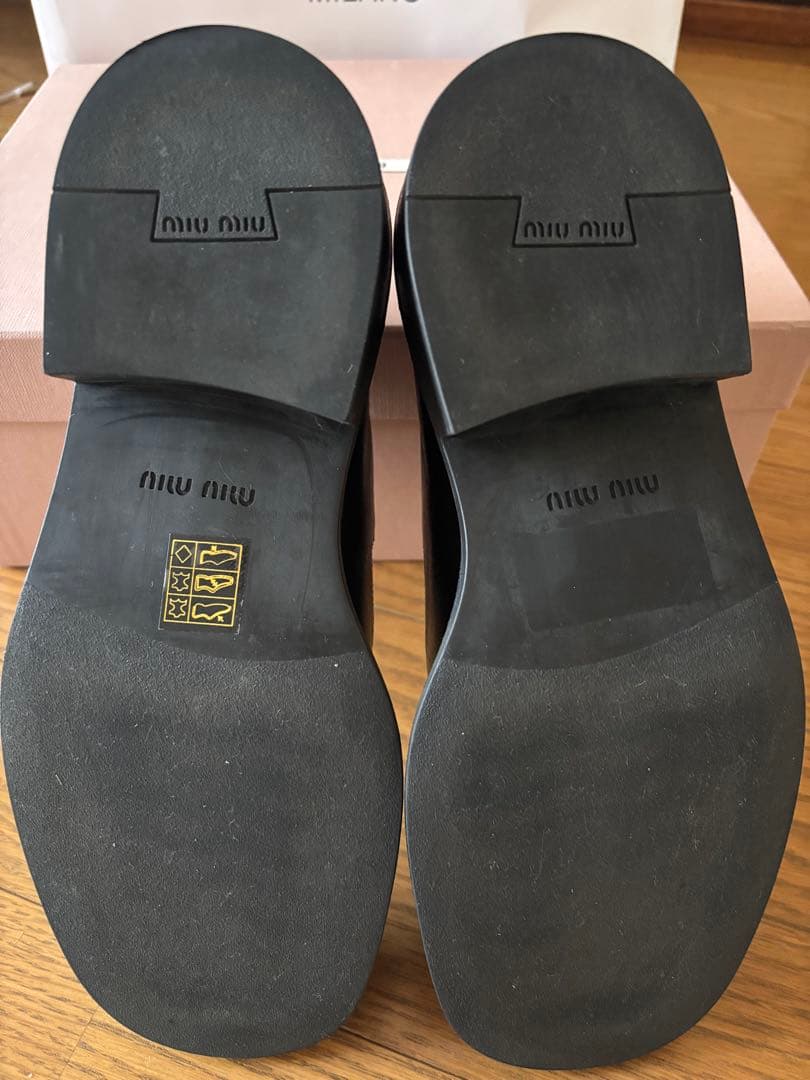 soi ミュウミュウ MIUMIU Tバー レザー　ローファー