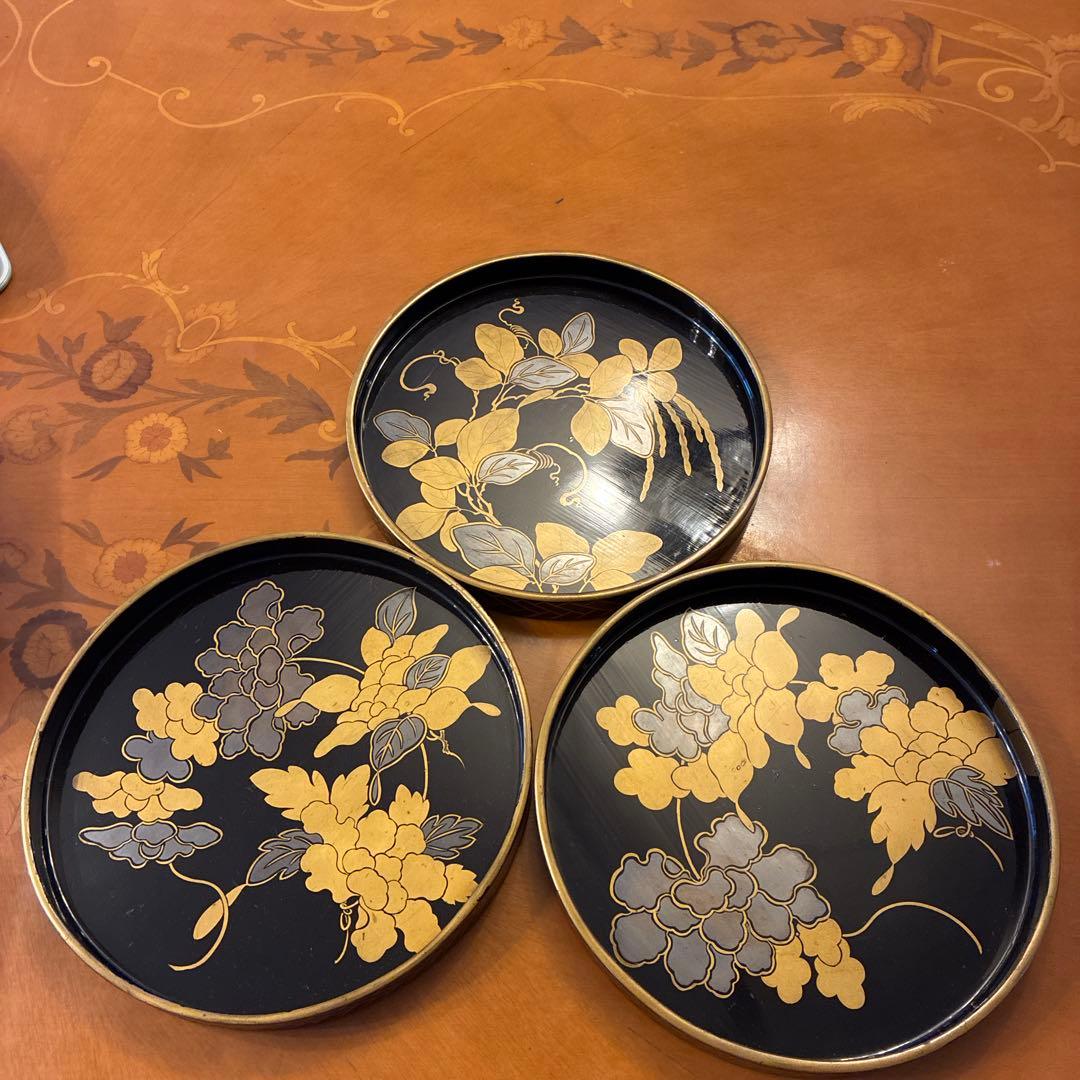 y*k様 最終価格　漆器　丸盆　3枚　江戸期