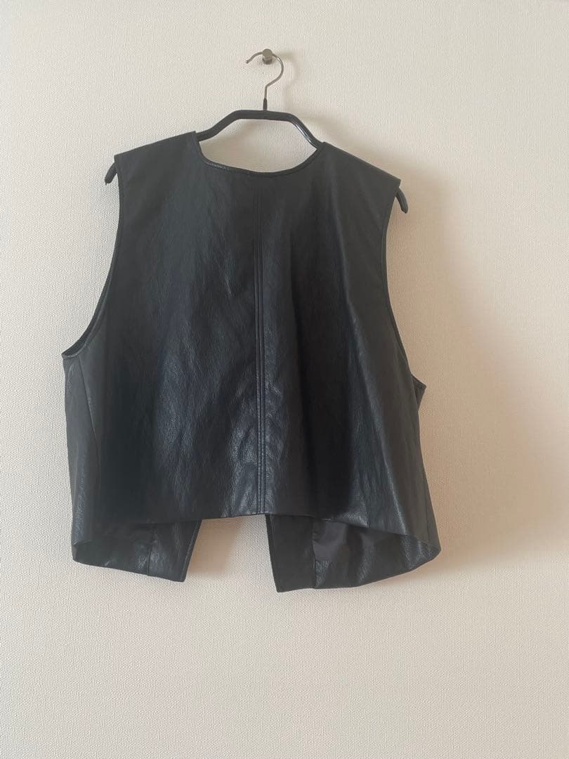 【新品】machatt エコレザーリボンベスト