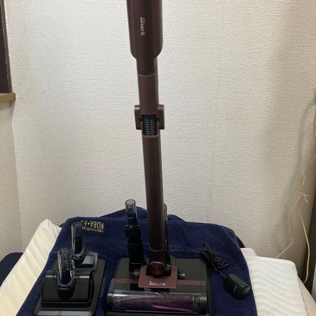 ね*こ様 訳あり‼️Shark スティッククリーナー LC250JBR