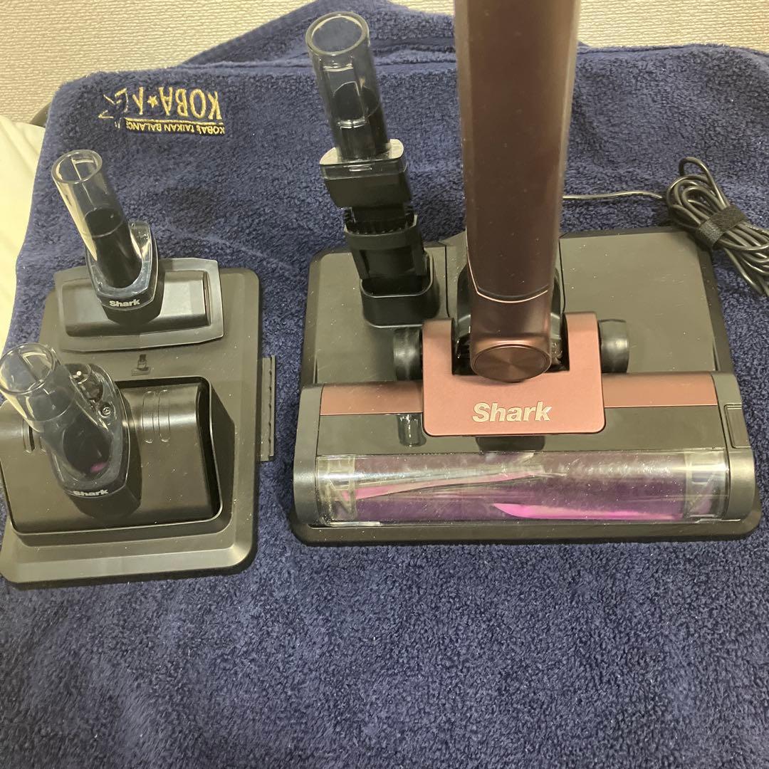 ね*こ様 訳あり‼️Shark スティッククリーナー LC250JBR