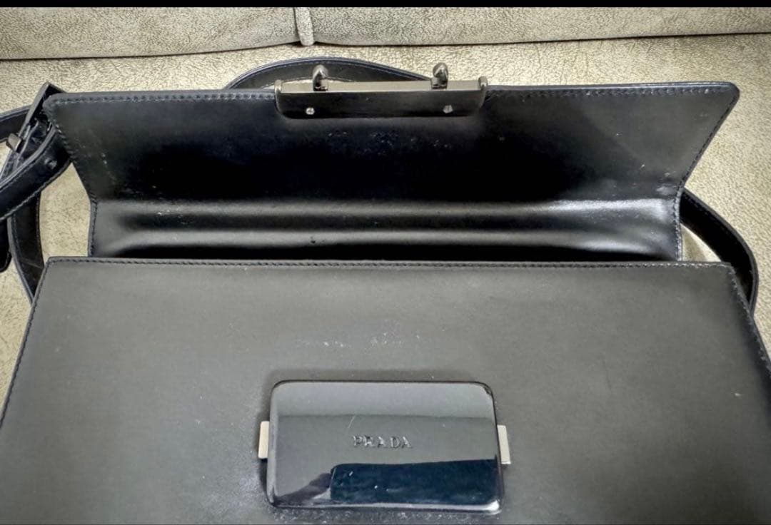 シ*ー様 PRADA ブラック ショルダーバッグ
