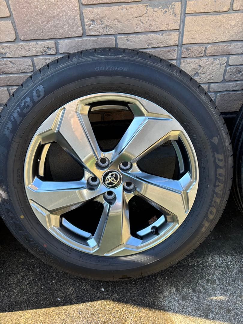 RAV4 Gグレードアルミホイール・タイヤ 4本セット　トヨタ純正品